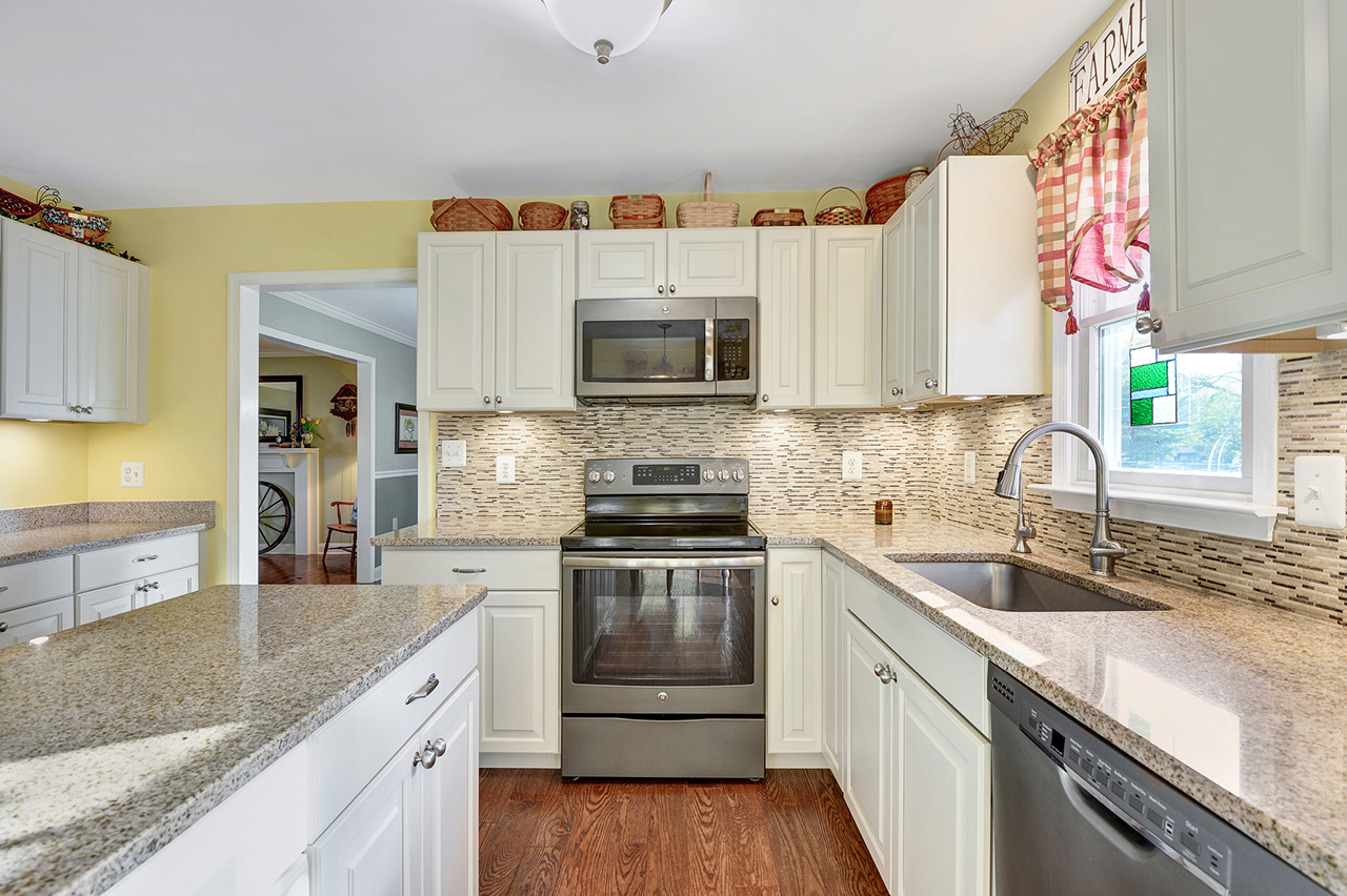 sparkling-clean-kitchen-by-cornerstone-cleaning-in-maryland